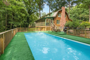 Cozy Home W/Pool & HotTub -30 Min from Dtn Atlanta